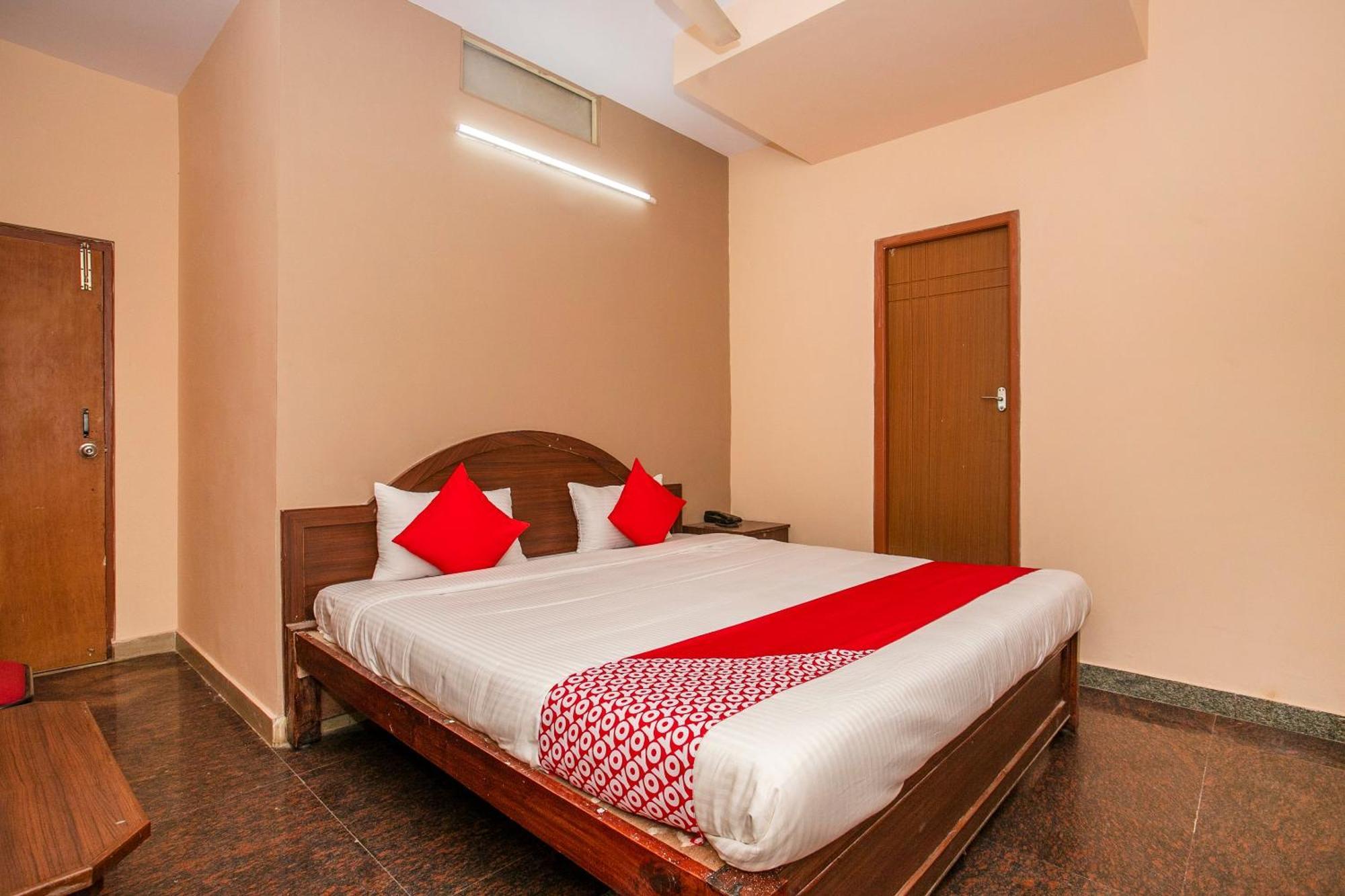 Hotel O Royal Residency Near Hare Krishna Hill Бангалор Екстериор снимка